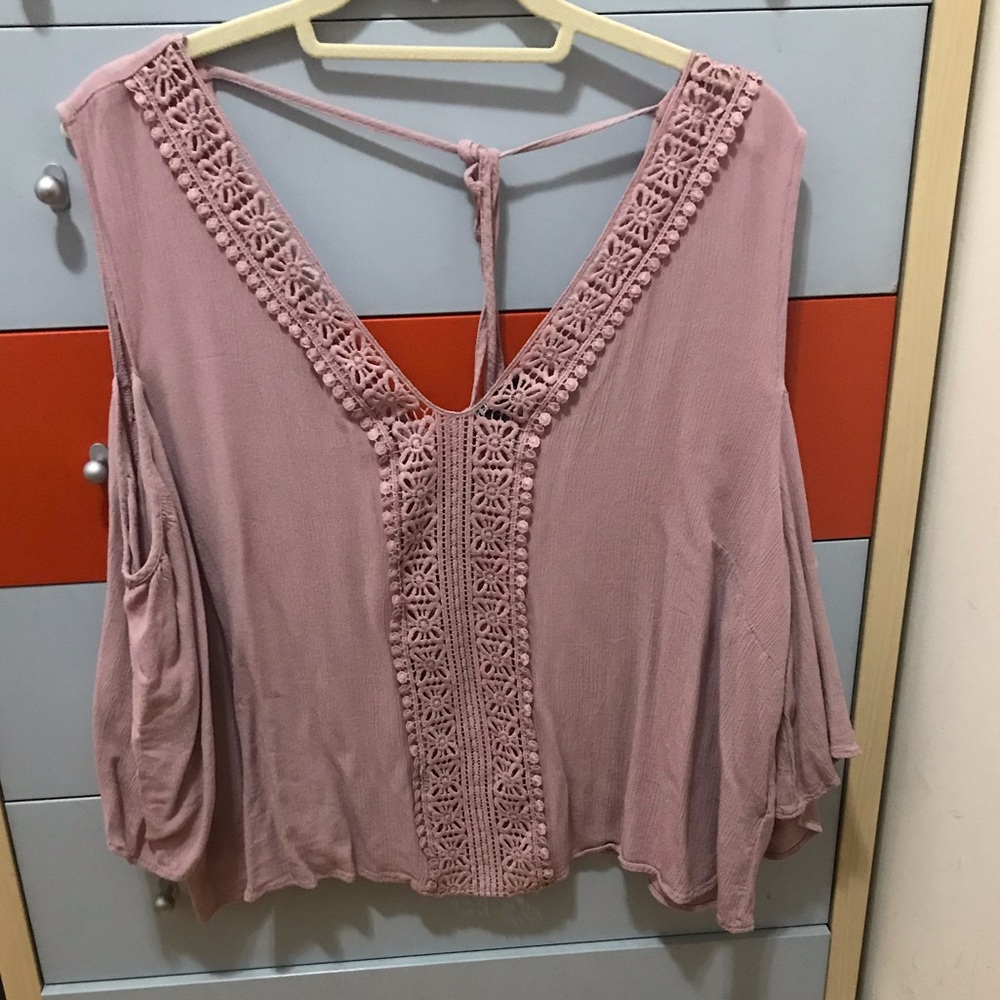 Cute light purple top